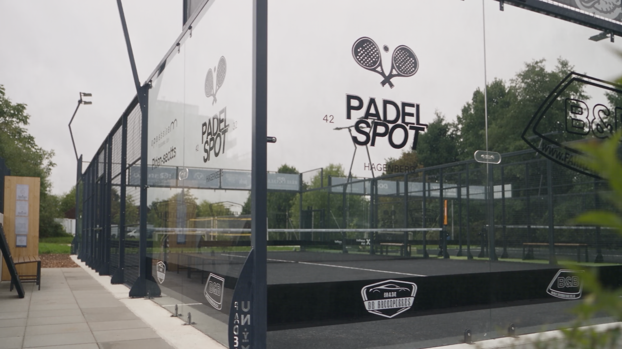 Unixpadel Luxury Panoramic Padel Court with Black Turf - Hagenberg Unixpadel panoramic padel court with black turf in Hagenberg, Austria